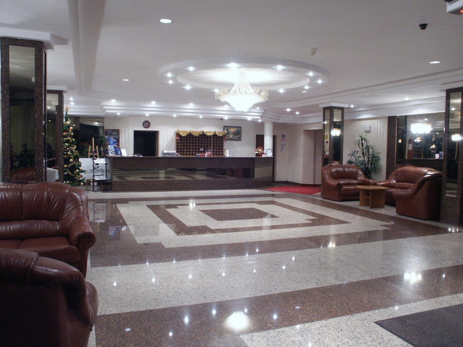 Hotel Ambasador Chojny Лодз Екстериор снимка